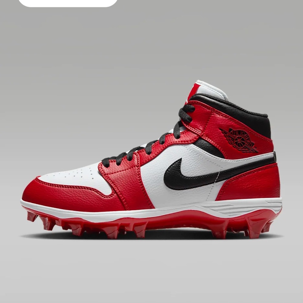 Men’s Nike Jordan Mid black red football cleats size 8.5